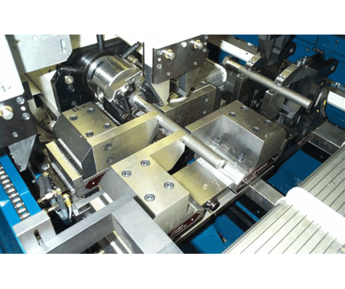 2 concentric vises "HILMA.ZH 160" for machining of ends 2 concentric vises "HILMA.ZZ 160" for machining of ends